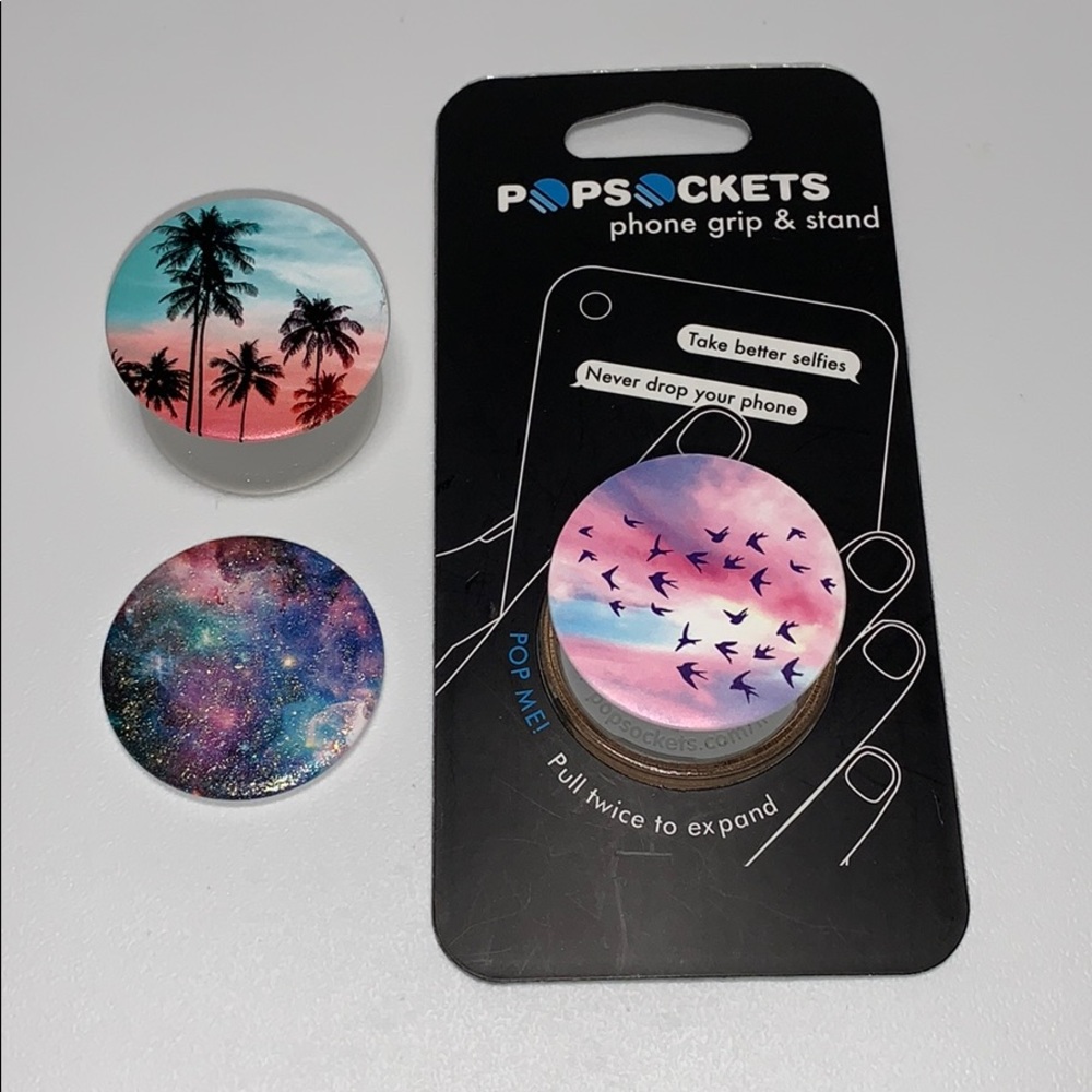 3 Popsockets (2 new, 1 used)